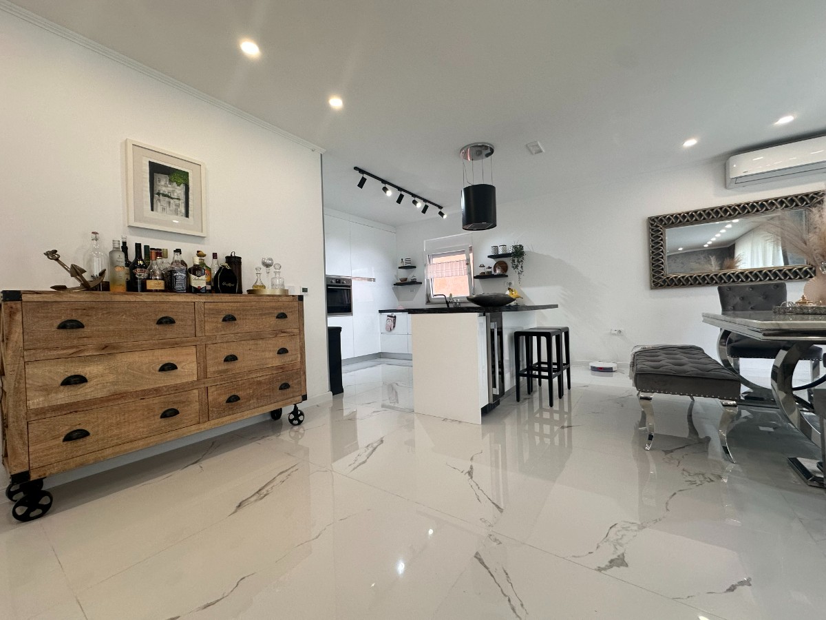 BAR, Zeleni pojas – new, fully furnished villa with a panoramic sea view.